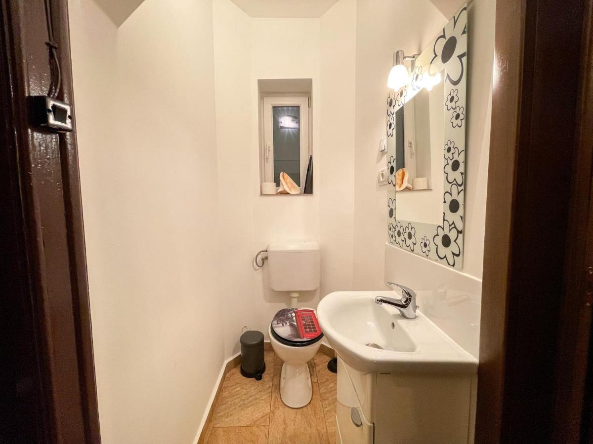 Central Apartment W/ Fire Place - Ground Floor 布加勒斯特 外观 照片